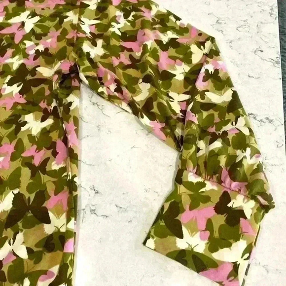 2 Retreat Casual Tops🦋🌺 - Picture 6 of 15